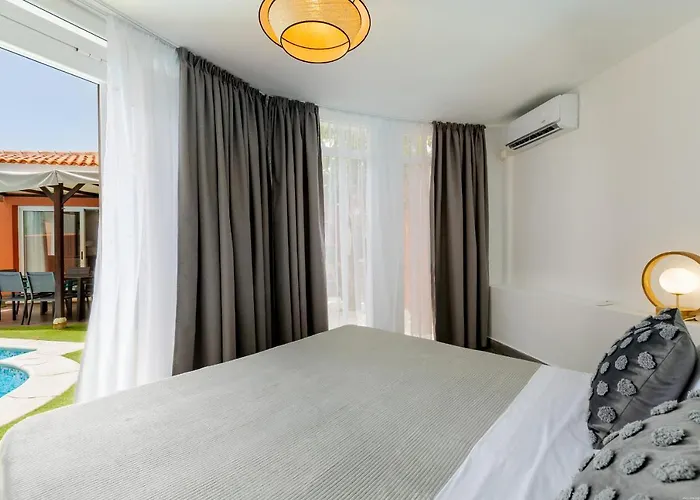 بيت للعطل With A Private Swimming Pool كالاو سالفاجي