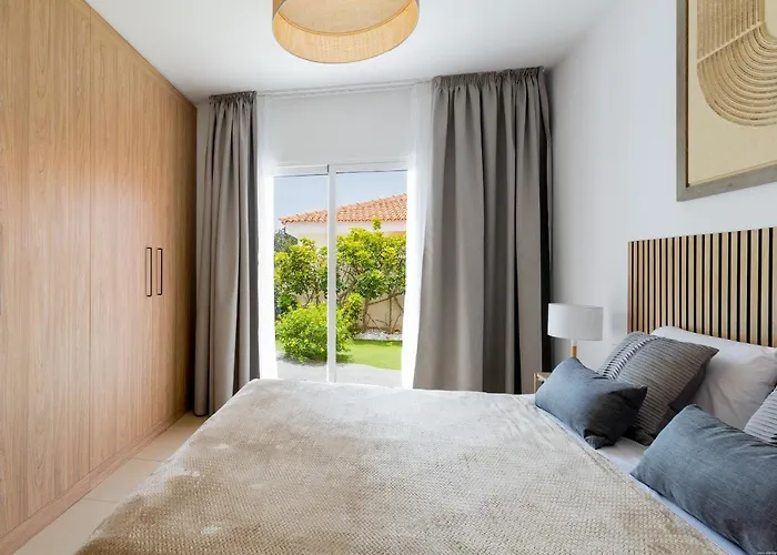 With A Private Swimming Pool كالاو سالفاجي