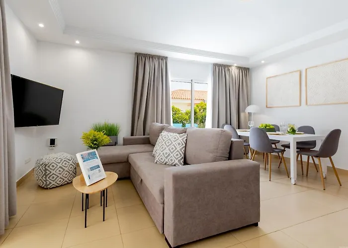 With A Private Swimming Pool Vakantiehuis