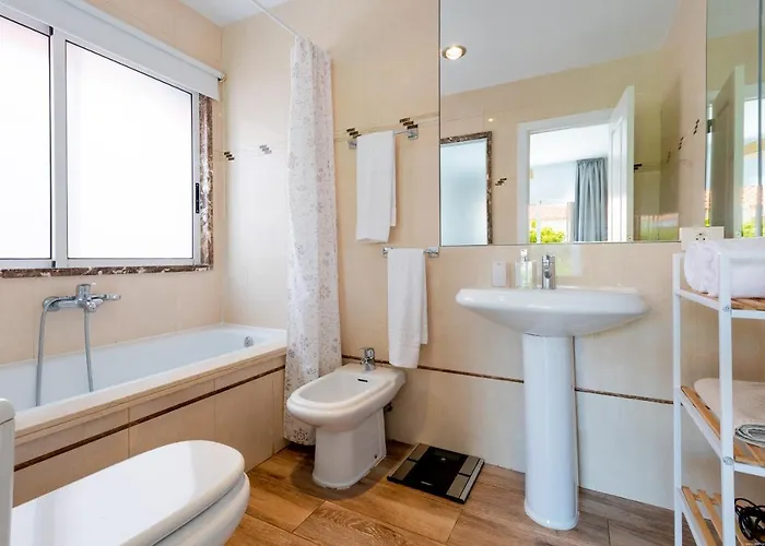 With A Private Swimming Pool بيت للعطل كالاو سالفاجي