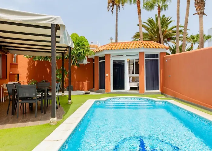 With A Private Swimming Pool Tatil Evi *